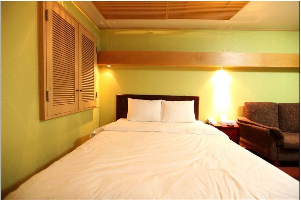 Abata Business Hotel Kōyō Eksteriør bilde
