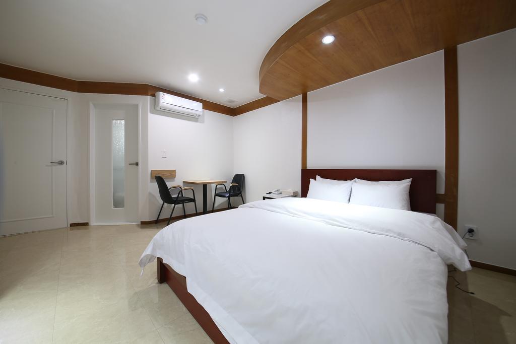 Abata Business Hotel Kōyō Eksteriør bilde