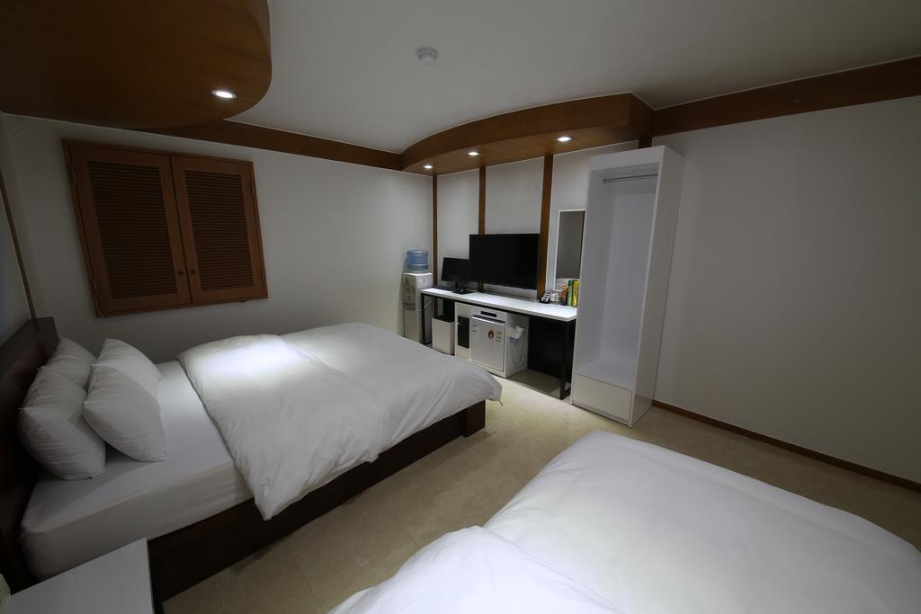 Abata Business Hotel Kōyō Eksteriør bilde