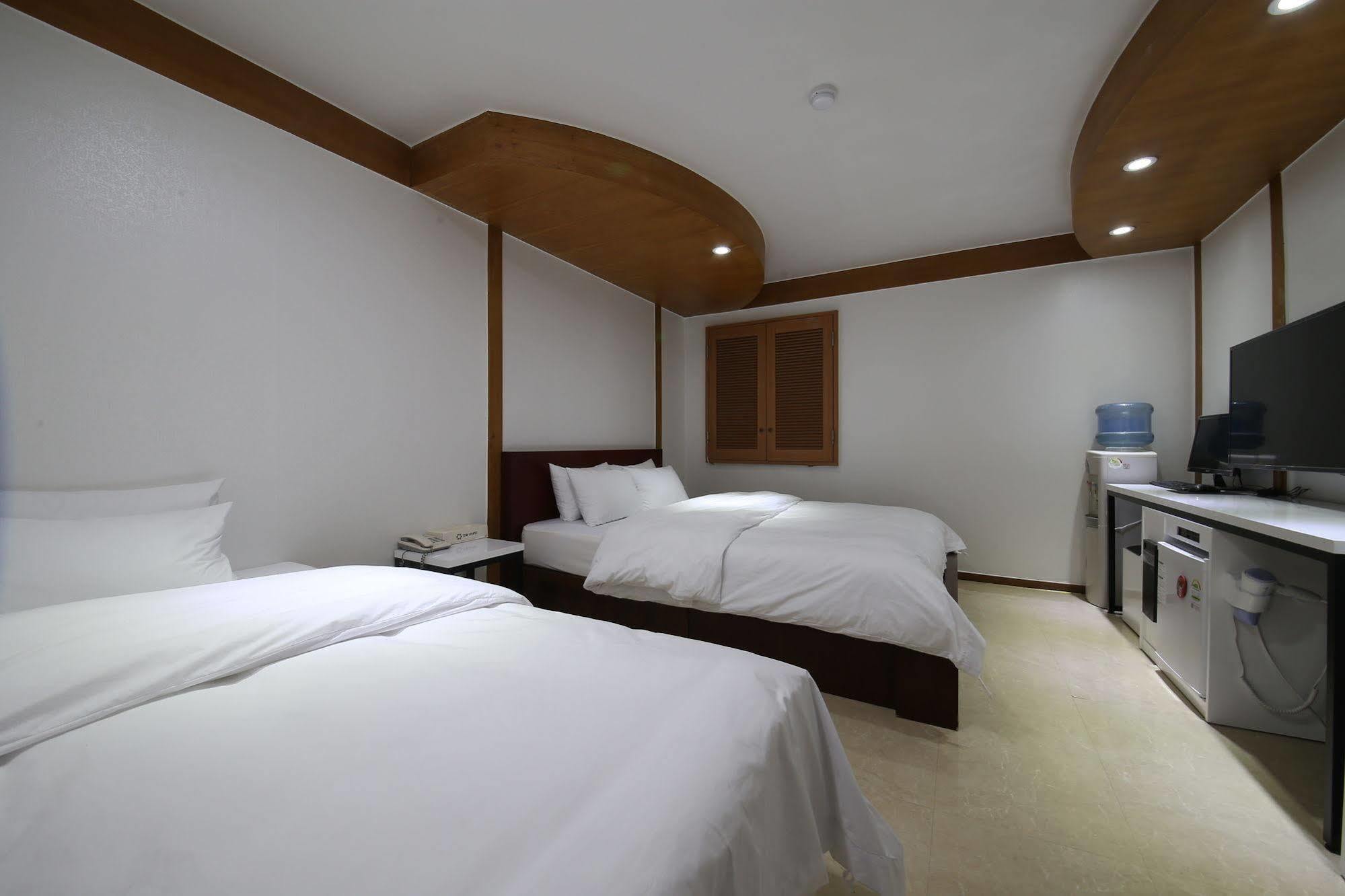Abata Business Hotel Kōyō Eksteriør bilde