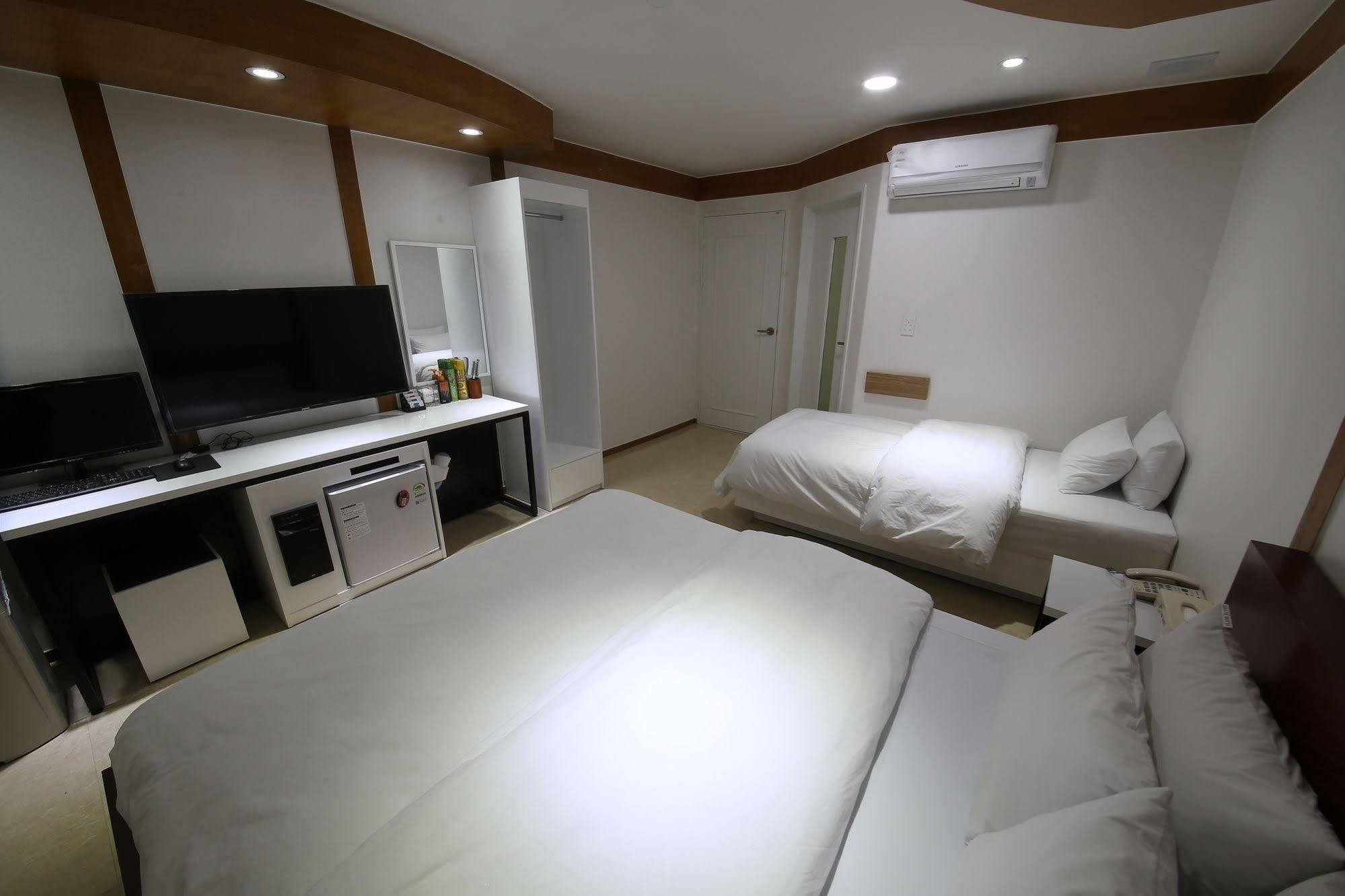 Abata Business Hotel Kōyō Eksteriør bilde