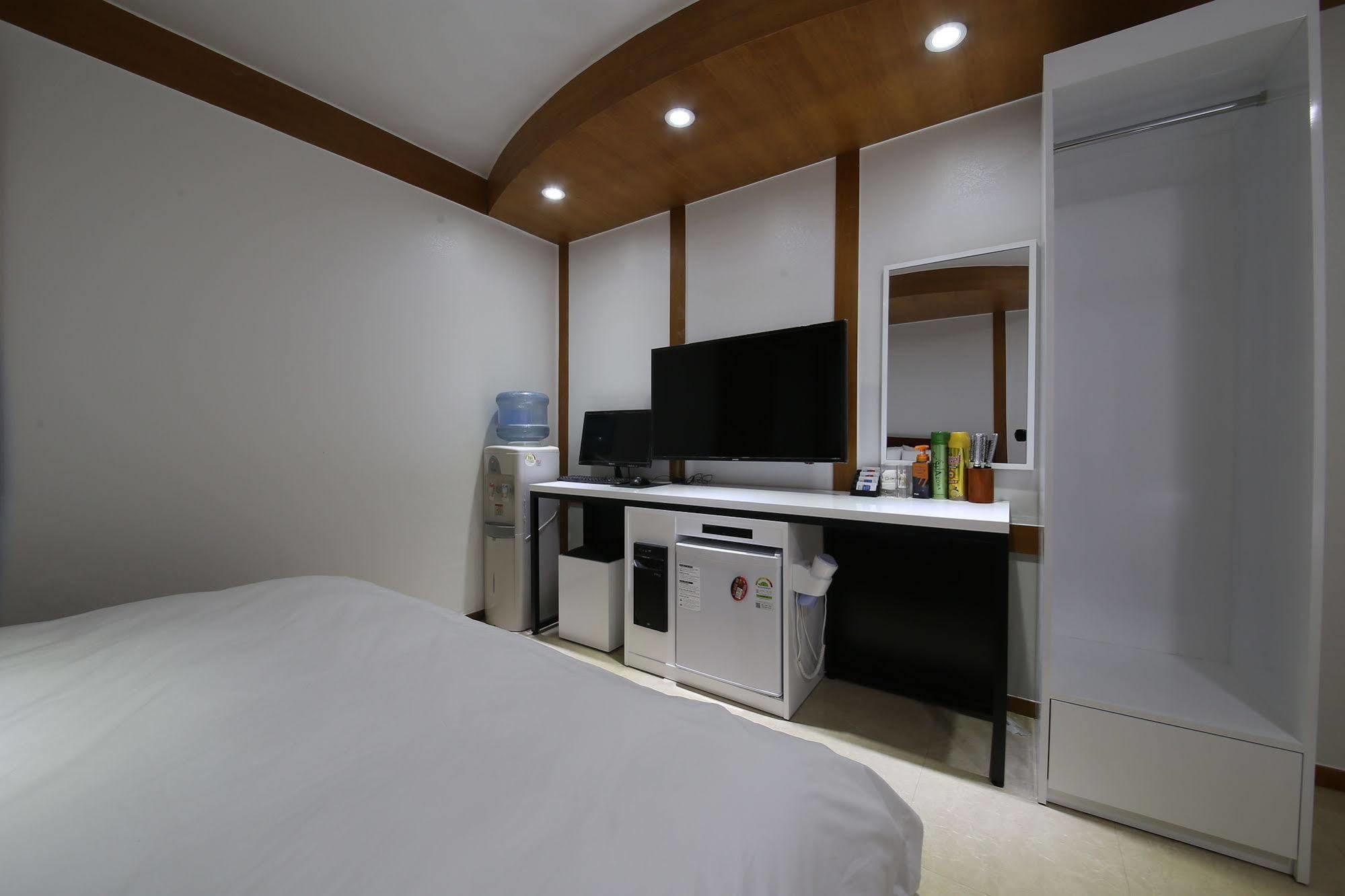 Abata Business Hotel Kōyō Eksteriør bilde